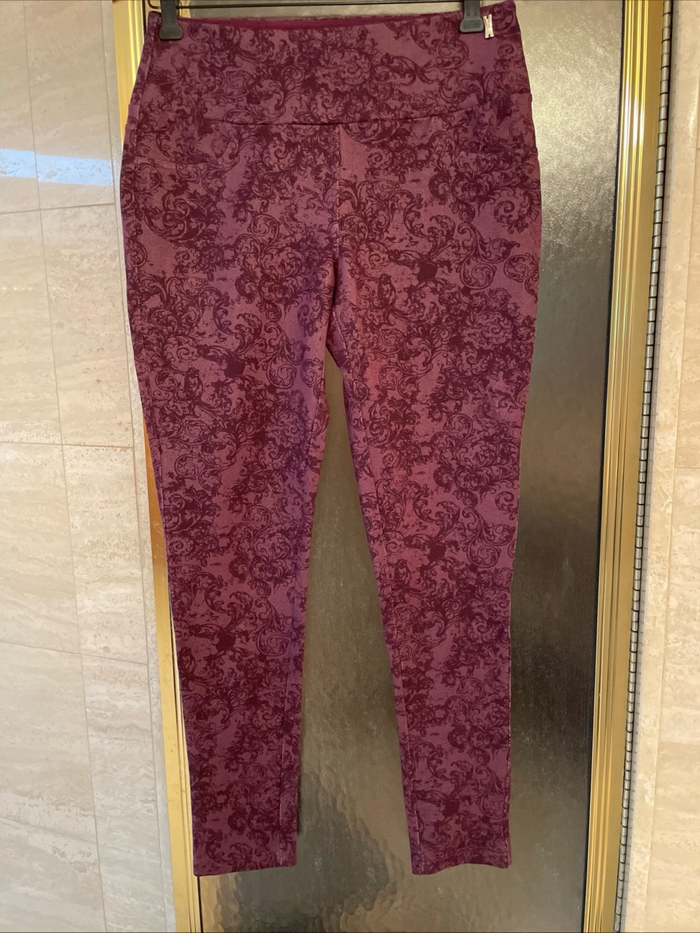 Teez Her Women's Maroon Paisley Print Stretch Jeggings Size Medium - Pockets